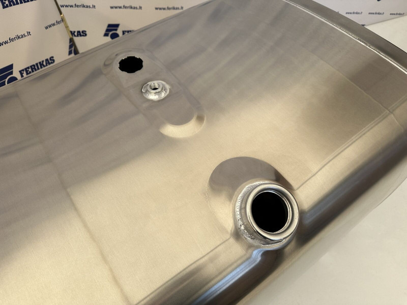 Scania New aluminum fuel tank 500L - Depósito de combustible para Camión: foto 3 Scania New aluminum fuel tank 500L - Depósito de combustible para Camión: foto 3