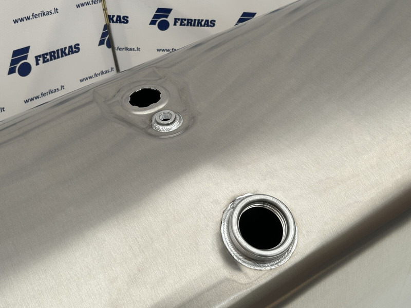 Scania New aluminum fuel tank 550L - Depósito de combustible para Camión: foto 4 Scania New aluminum fuel tank 550L - Depósito de combustible para Camión: foto 4