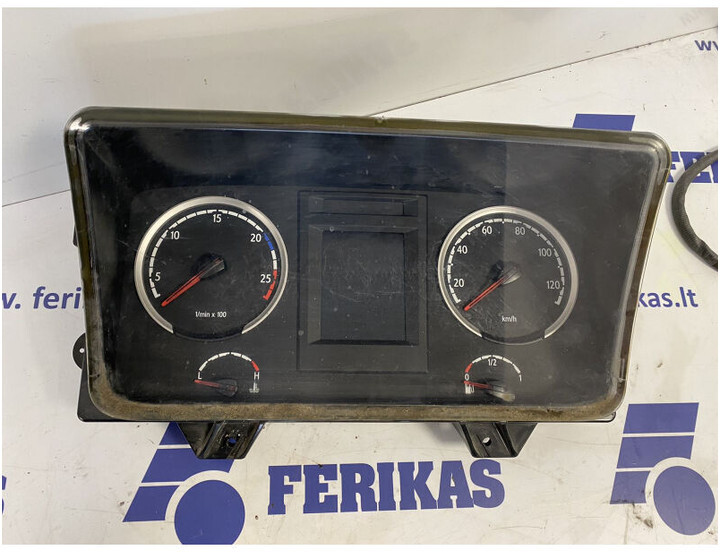 Scania R410 - Salpicadero para Camión: foto 1 Scania R410 - Salpicadero para Camión: foto 1