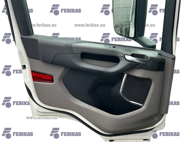 Scania left side - Puerta y piezas para Camión: foto 3 Scania left side - Puerta y piezas para Camión: foto 3