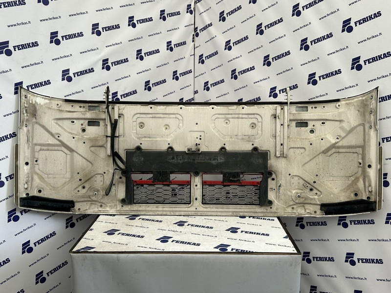 Volvo front panel - Capota para Camión: foto 2 Volvo front panel - Capota para Camión: foto 2