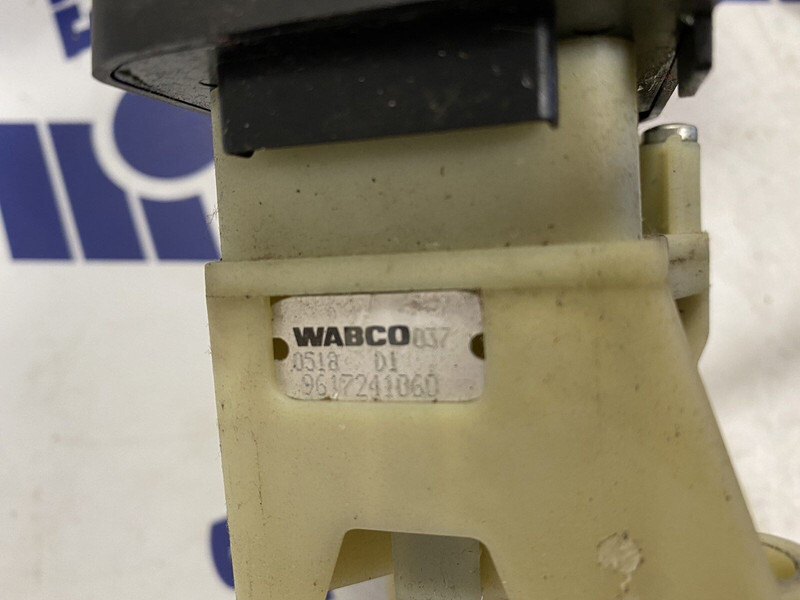 Wabco R - Cabina e interior para Camión: foto 4 Wabco R - Cabina e interior para Camión: foto 4