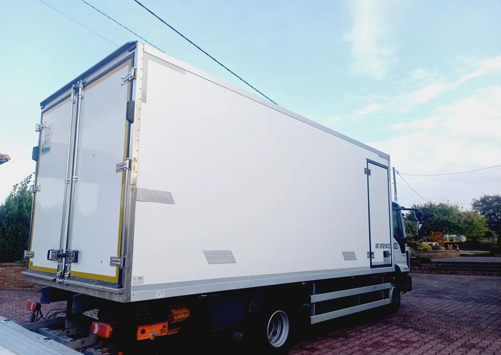 Inny ZABUDOWA CHŁODNIA 5.80 AGREGAT CARRIER 500 - Carrocería-frigorifico: foto 4 Inny ZABUDOWA CHŁODNIA 5.80 AGREGAT CARRIER 500 - Carrocería-frigorifico: foto 4