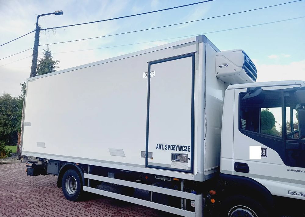Inny ZABUDOWA CHŁODNIA 5.80 AGREGAT CARRIER 500 - Carrocería-frigorifico: foto 1 Inny ZABUDOWA CHŁODNIA 5.80 AGREGAT CARRIER 500 - Carrocería-frigorifico: foto 1
