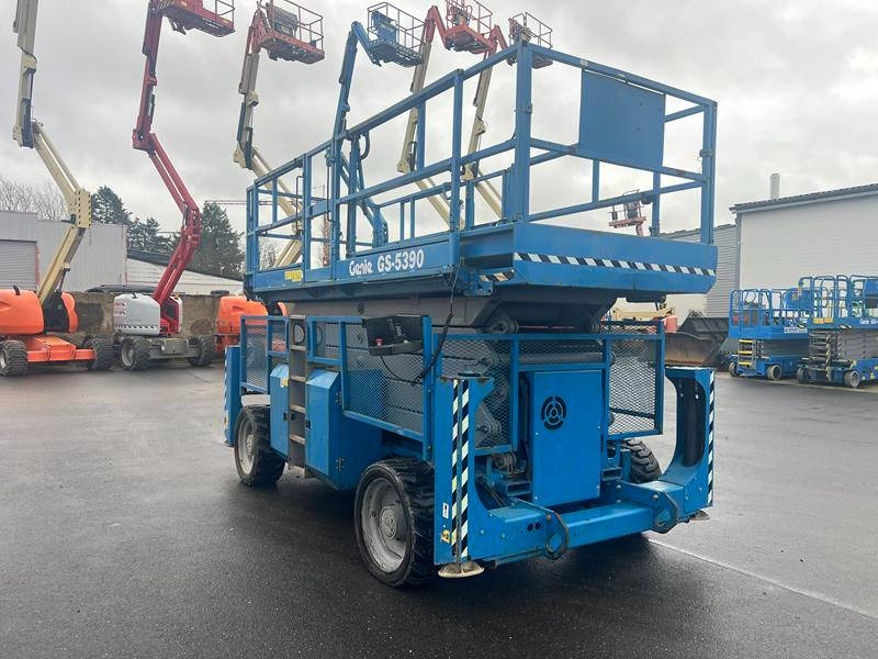 Genie GS5390 RT diesel 4x4 18m (1711) - Plataforma de tijeras: foto 5 Genie GS5390 RT diesel 4x4 18m (1711) - Plataforma de tijeras: foto 5