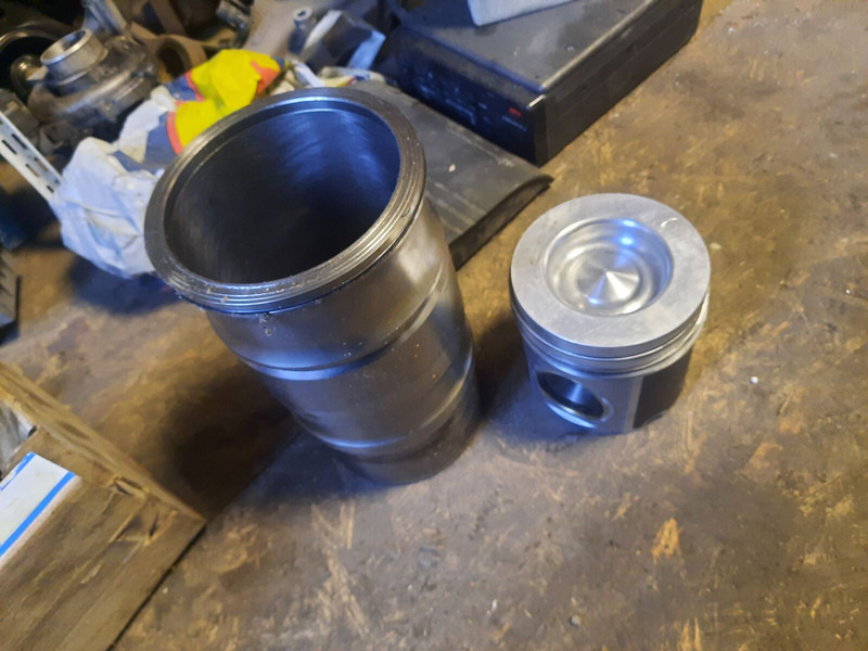 Scania - Motor y piezas: foto 1 Scania - Motor y piezas: foto 1