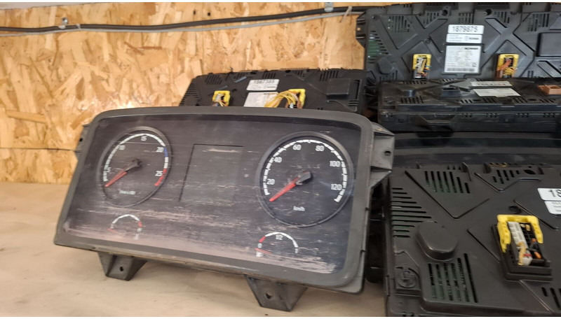 Scania МАН .Ивеко. Вольво. Рено. - Salpicadero: foto 3 Scania МАН .Ивеко. Вольво. Рено. - Salpicadero: foto 3