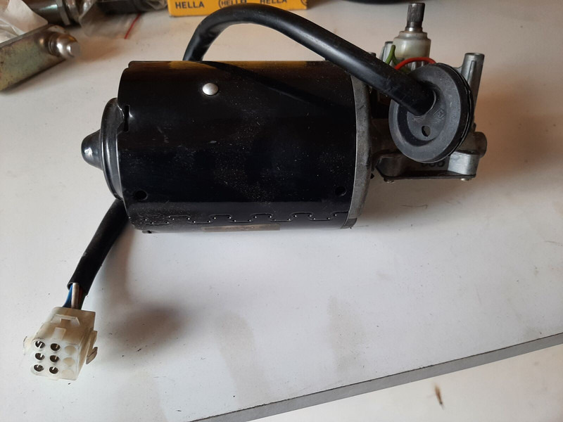 Setra BOSCH 039044245 - Limpiaparabrisas: foto 1 Setra BOSCH 039044245 - Limpiaparabrisas: foto 1