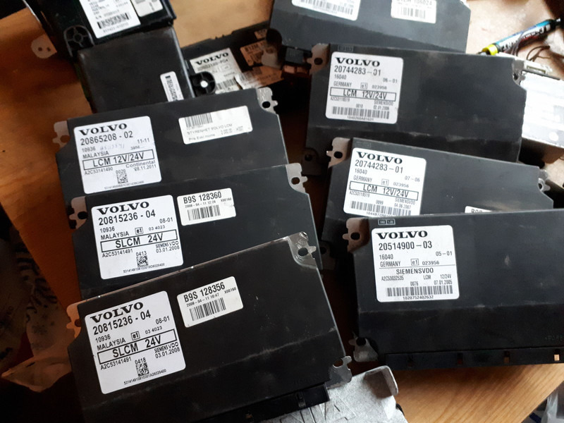 Volvo Siemts VDO 20514900-03 20569213-P03. 20744283-01. 20865208-02. - Unidad de control: foto 1 Volvo Siemts VDO 20514900-03 20569213-P03. 20744283-01. 20865208-02. - Unidad de control: foto 1