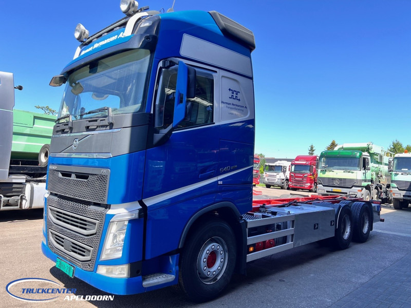 Volvo FH 540 6x4, Dual clutch, XL Globetrotter, PTO, Retarder - Camión chasis: foto 3 Volvo FH 540 6x4, Dual clutch, XL Globetrotter, PTO, Retarder - Camión chasis: foto 3
