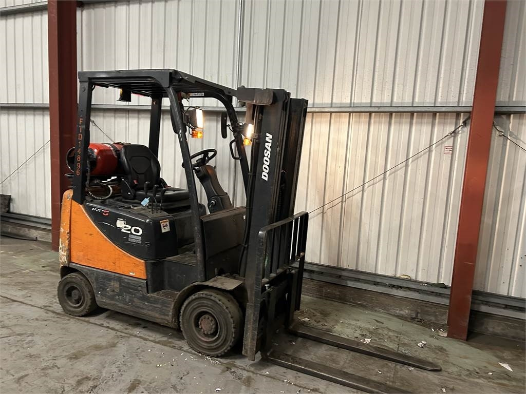 Doosan G20SC-5 - Carretilla elevadora de gas: foto 4 Doosan G20SC-5 - Carretilla elevadora de gas: foto 4