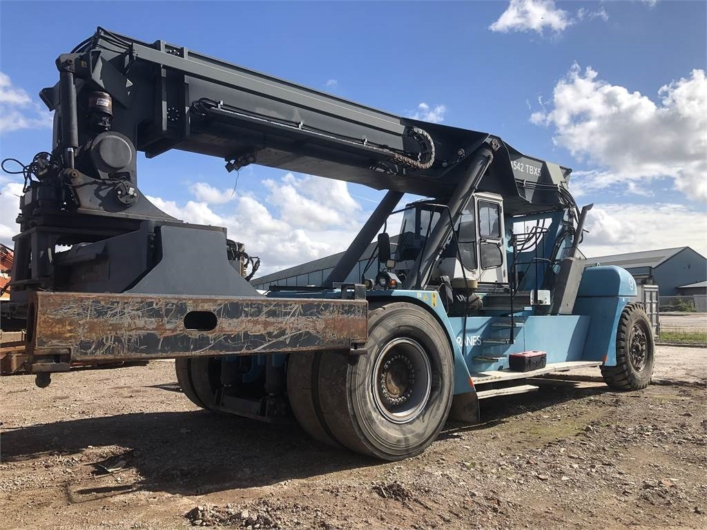 SMV 4542 TBX5 - Reach stacker: foto 1 SMV 4542 TBX5 - Reach stacker: foto 1