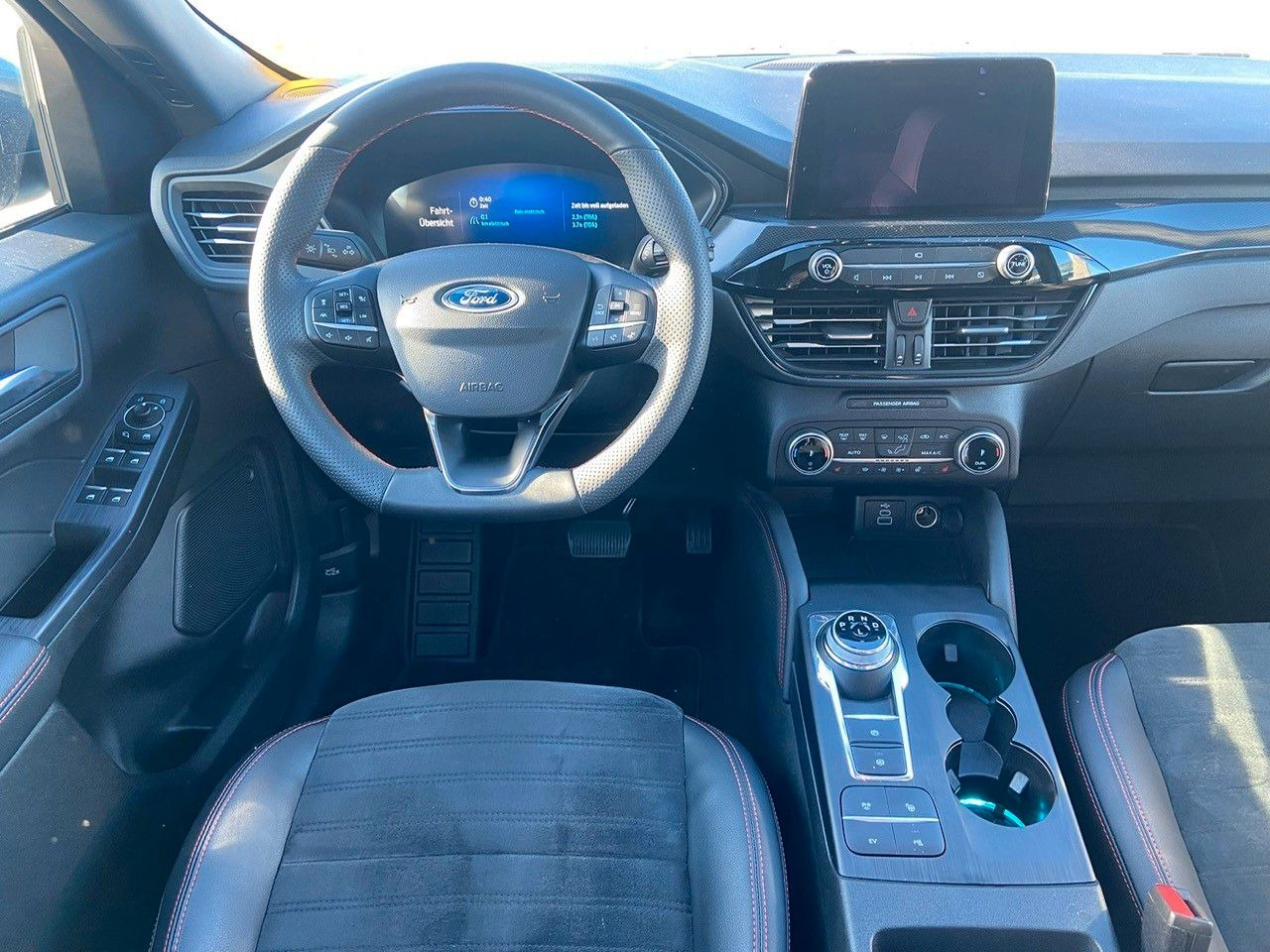 Ford Kuga Plug-In Hybrid ST-Line X - SUV/ Todoterreno: foto 2 Ford Kuga Plug-In Hybrid ST-Line X - SUV/ Todoterreno: foto 2