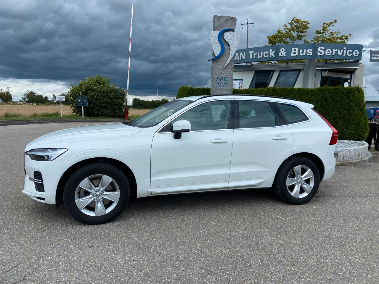 Volvo XC 60 XC60 Momentum Pro AWD - SUV/ Todoterreno: foto 1 Volvo XC 60 XC60 Momentum Pro AWD - SUV/ Todoterreno: foto 1