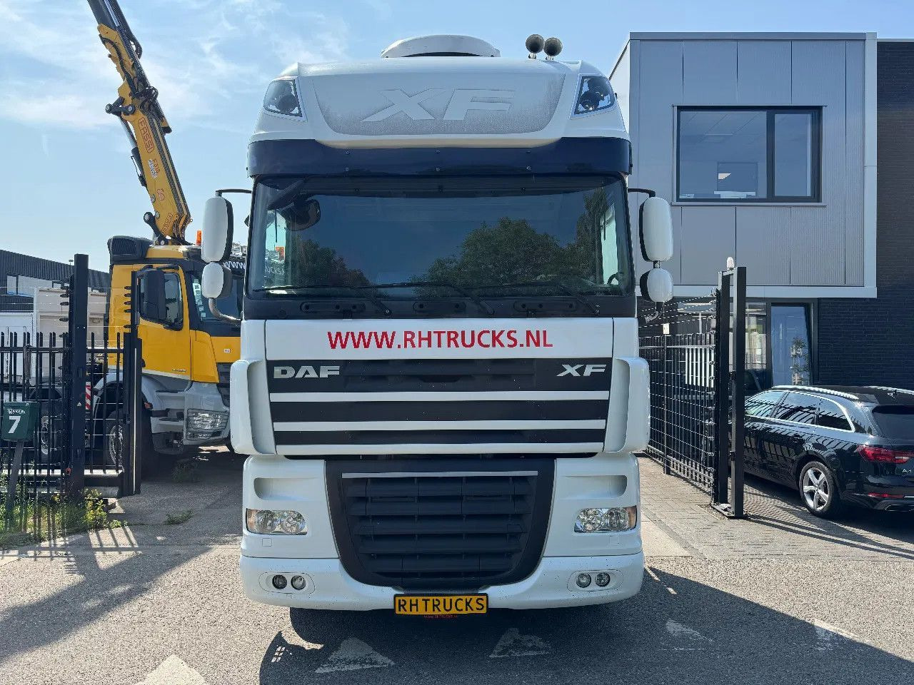 DAF XF 105.510 4X2 SKIRTS ADR RETARDER STANDKLIMA - Cabeza tractora: foto 2 DAF XF 105.510 4X2 SKIRTS ADR RETARDER STANDKLIMA - Cabeza tractora: foto 2