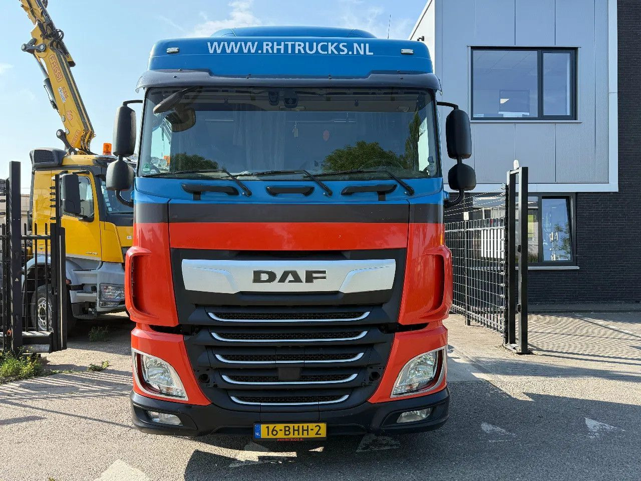 DAF XF 440 4X2 ENGINE RUNNING BUT TICKING! - Cabeza tractora: foto 3 DAF XF 440 4X2 ENGINE RUNNING BUT TICKING! - Cabeza tractora: foto 3