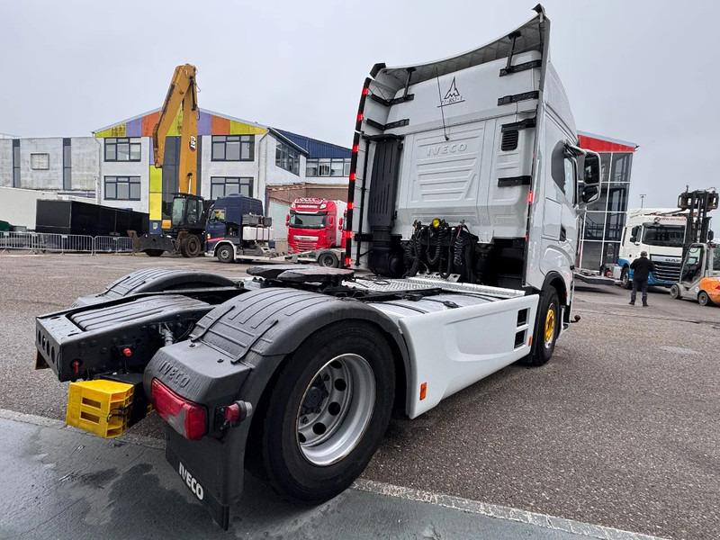 Iveco S-WAY 460 4X2 EURO 6 SKIRTS DOUBLE TANK - Cabeza tractora: foto 5 Iveco S-WAY 460 4X2 EURO 6 SKIRTS DOUBLE TANK - Cabeza tractora: foto 5