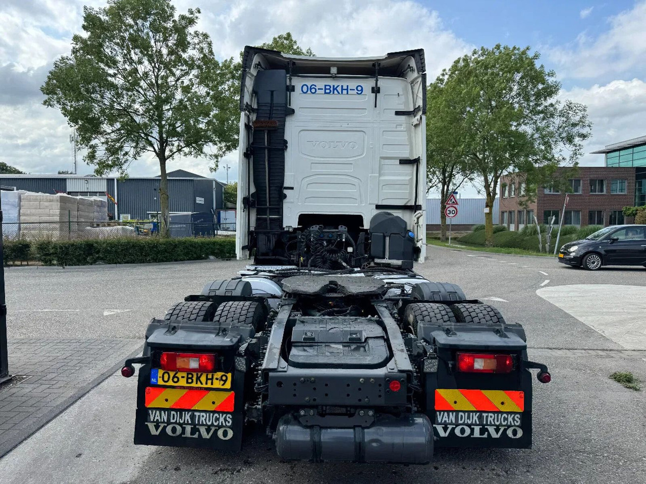 Volvo FH 460 6X2 - EURO 6 + KIPPER HYDR. + LIFTING AXL - Cabeza tractora: foto 5 Volvo FH 460 6X2 - EURO 6 + KIPPER HYDR. + LIFTING AXL - Cabeza tractora: foto 5