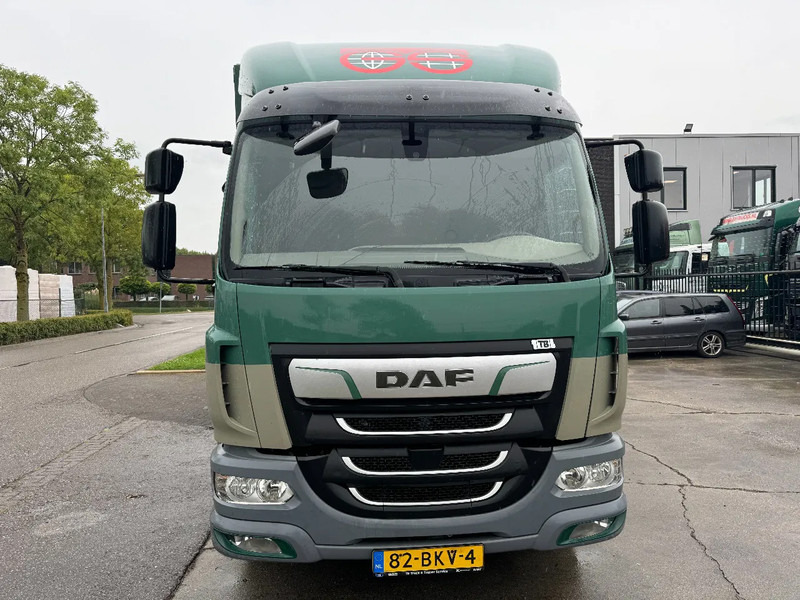 DAF LF 260 4X2 16T DHOLLANDIA LOAD LIFT - Camión lona: foto 2 DAF LF 260 4X2 16T DHOLLANDIA LOAD LIFT - Camión lona: foto 2
