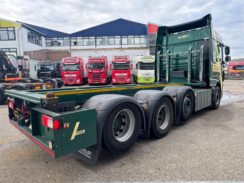 DAF XF 510 8X2 EURO 6 RETARDER TÜV TILL 08-2026 - Camión portacontenedore/ Intercambiable: foto 5 DAF XF 510 8X2 EURO 6 RETARDER TÜV TILL 08-2026 - Camión portacontenedore/ Intercambiable: foto 5