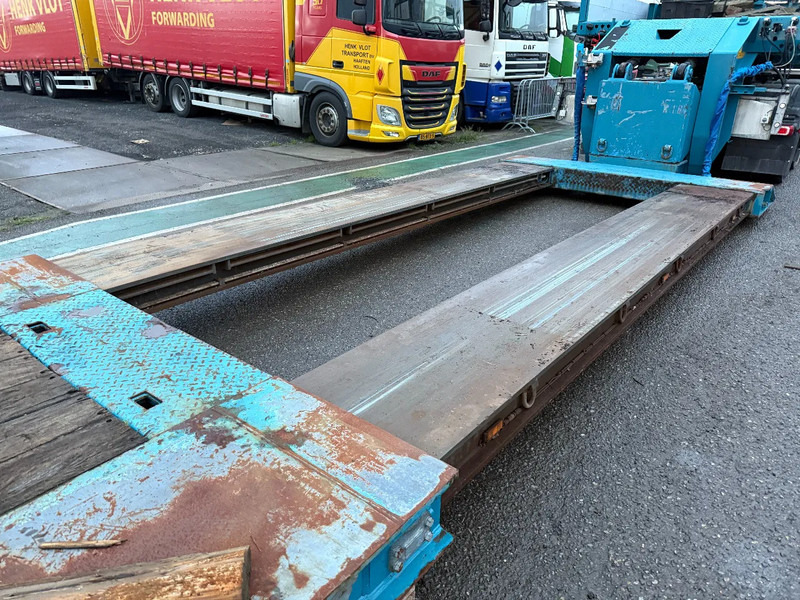 Faymonville STBZ-4VA - EXTENDABLE 5,00 METER - 4 AXLES FORCED STEERING - Semirremolque góndola rebajadas: foto 3 Faymonville STBZ-4VA - EXTENDABLE 5,00 METER - 4 AXLES FORCED STEERING - Semirremolque góndola rebajadas: foto 3