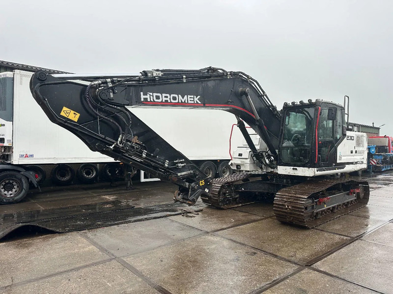 Hidromek HMK 230LC-4 CE, 700 MM PADS, CV, PIPED AUX PIPING,QH, AUTO LUBE, AC REVERSE CAMERA - Excavadora de cadenas: foto 3 Hidromek HMK 230LC-4 CE, 700 MM PADS, CV, PIPED AUX PIPING,QH, AUTO LUBE, AC REVERSE CAMERA - Excavadora de cadenas: foto 3