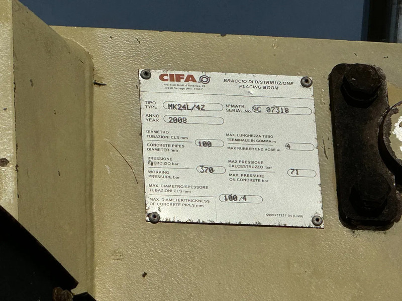 Bomba de hormigón Iveco Eurotrakker 410 8X4 CIFA PUMP 24M + MIXER FULL STEEL + REMOTE CONTROL: foto 17 Bomba de hormigón Iveco Eurotrakker 410 8X4 CIFA PUMP 24M + MIXER FULL STEEL + REMOTE CONTROL: foto 17