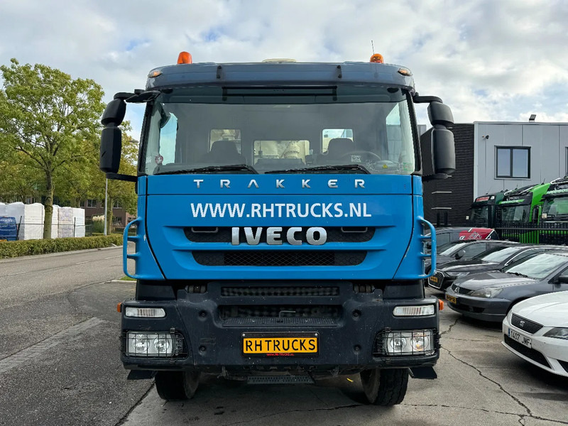 Bomba de hormigón Iveco Eurotrakker 410 8X4 CIFA PUMP 24M + MIXER FULL STEEL + REMOTE CONTROL: foto 9 Bomba de hormigón Iveco Eurotrakker 410 8X4 CIFA PUMP 24M + MIXER FULL STEEL + REMOTE CONTROL: foto 9