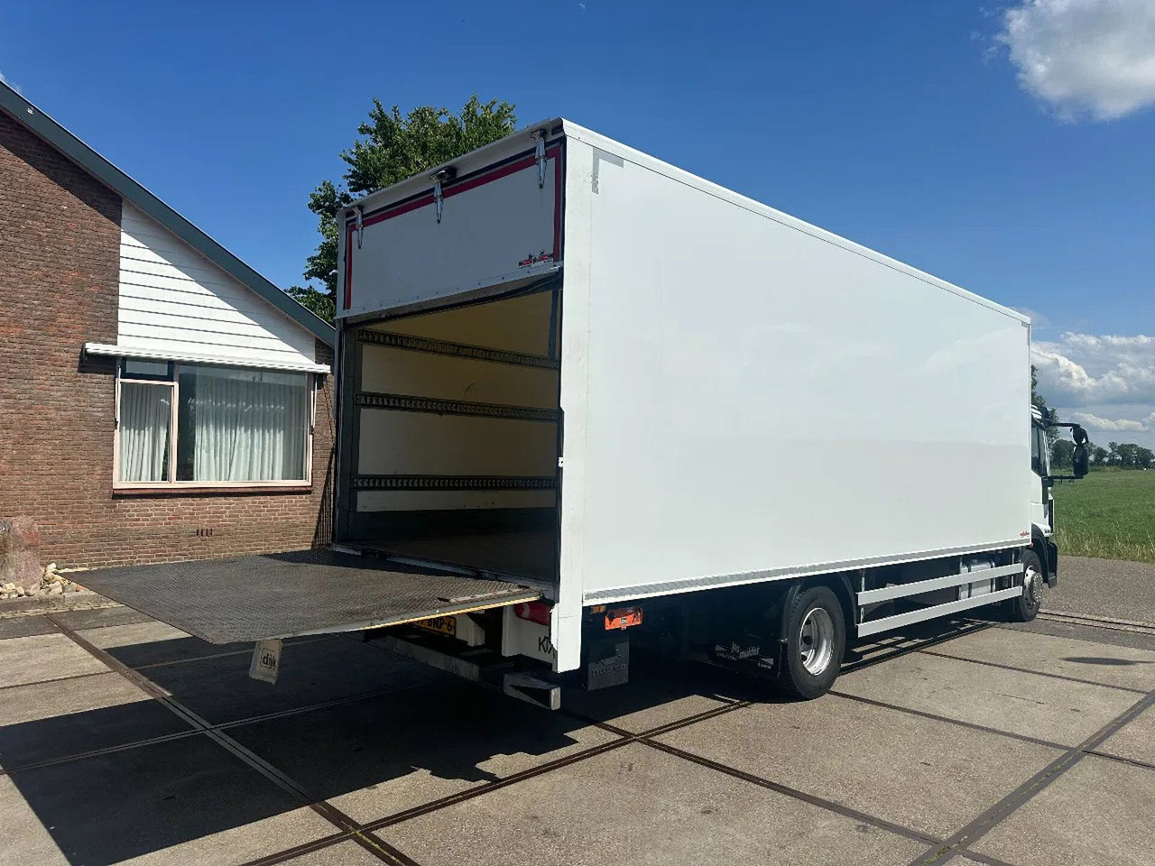 Iveco ML 150 -220, DHOLLANDIA LIFT, BOX 760X250X250 CM - Camión caja cerrada: foto 4 Iveco ML 150 -220, DHOLLANDIA LIFT, BOX 760X250X250 CM - Camión caja cerrada: foto 4