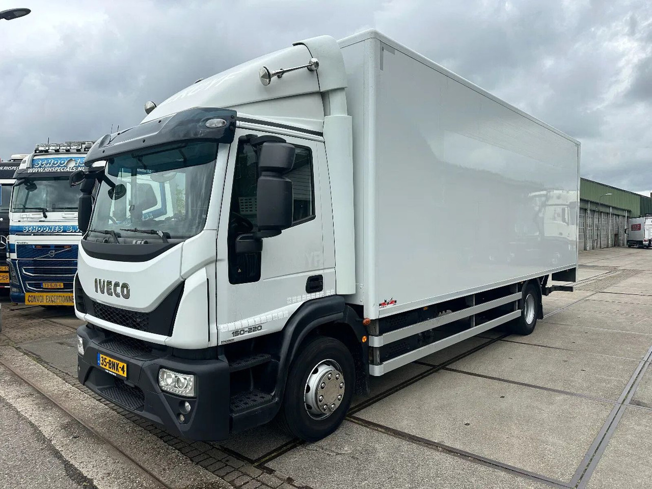 Iveco ML 150 -220, DHOLLANDIA LIFT, BOX 760X250X250 CM - Camión caja cerrada: foto 1 Iveco ML 150 -220, DHOLLANDIA LIFT, BOX 760X250X250 CM - Camión caja cerrada: foto 1