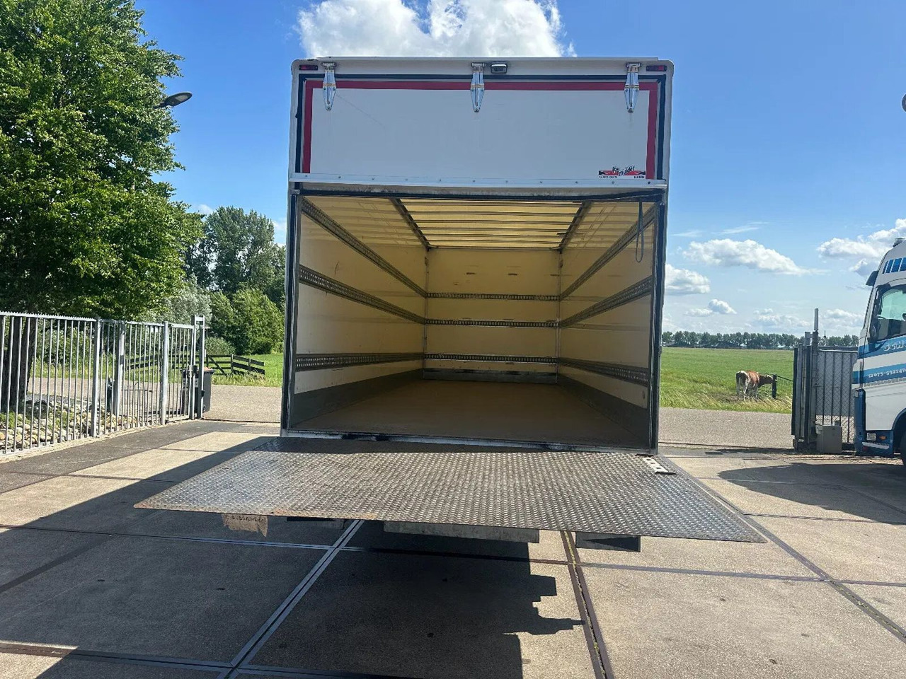 Iveco ML 150 -220, DHOLLANDIA LIFT, BOX 760X250X250 CM - Camión caja cerrada: foto 5 Iveco ML 150 -220, DHOLLANDIA LIFT, BOX 760X250X250 CM - Camión caja cerrada: foto 5