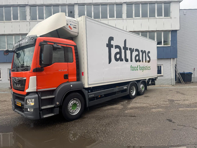 MAN TGS 26.440 6X2 EURO 6 THERMO KING + LOAD LIFT - Camión frigorífico: foto 1 MAN TGS 26.440 6X2 EURO 6 THERMO KING + LOAD LIFT - Camión frigorífico: foto 1