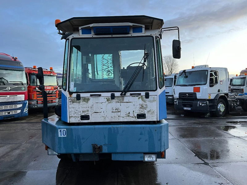 Mafi MT25T131C 4X2 *GEARBOX DON'T GO IN REVERSE* MT25T131C - Tractor industrial: foto 2 Mafi MT25T131C 4X2 *GEARBOX DON'T GO IN REVERSE* MT25T131C - Tractor industrial: foto 2
