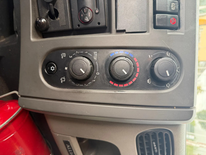 Renault Premium 380 380 6X2 STUURAS - Camión caja cerrada: foto 5 Renault Premium 380 380 6X2 STUURAS - Camión caja cerrada: foto 5