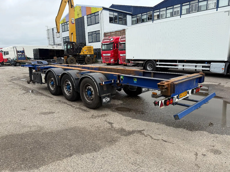 Renders EURO 800 - MULTCHASSIS - 3x BPW AXLE + 2 LIFTING AXLES - Semirremolque portacontenedore/ Intercambiable: foto 5 Renders EURO 800 - MULTCHASSIS - 3x BPW AXLE + 2 LIFTING AXLES - Semirremolque portacontenedore/ Intercambiable: foto 5