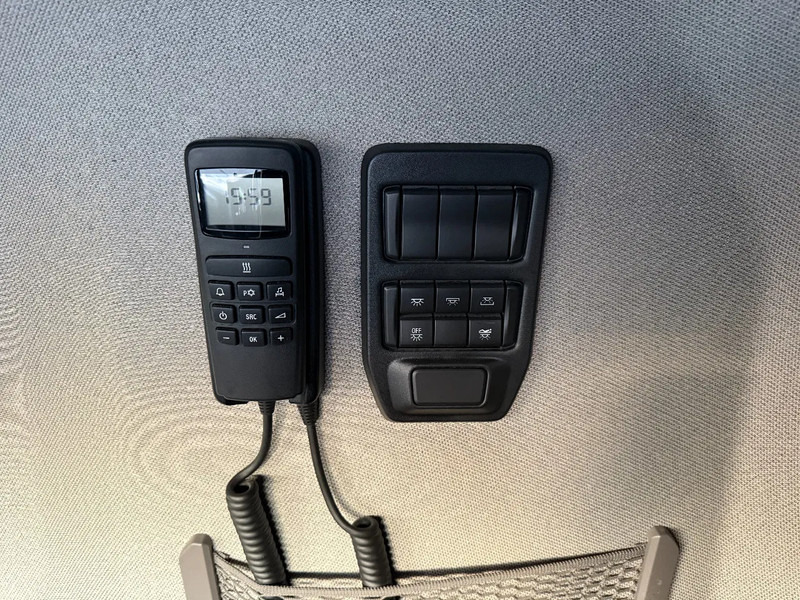 Camión chasis Scania R500 NGS 6X2 - ONLY 205.204 KM + STEERING & LIFTING AXLE: foto 11