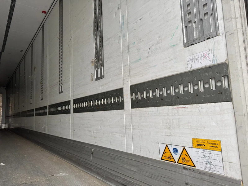 Semirremolque frigorífico Schmitz Cargobull SKO THERMO KING SLX300I DISC BRAKES: foto 9 Semirremolque frigorífico Schmitz Cargobull SKO THERMO KING SLX300I DISC BRAKES: foto 9