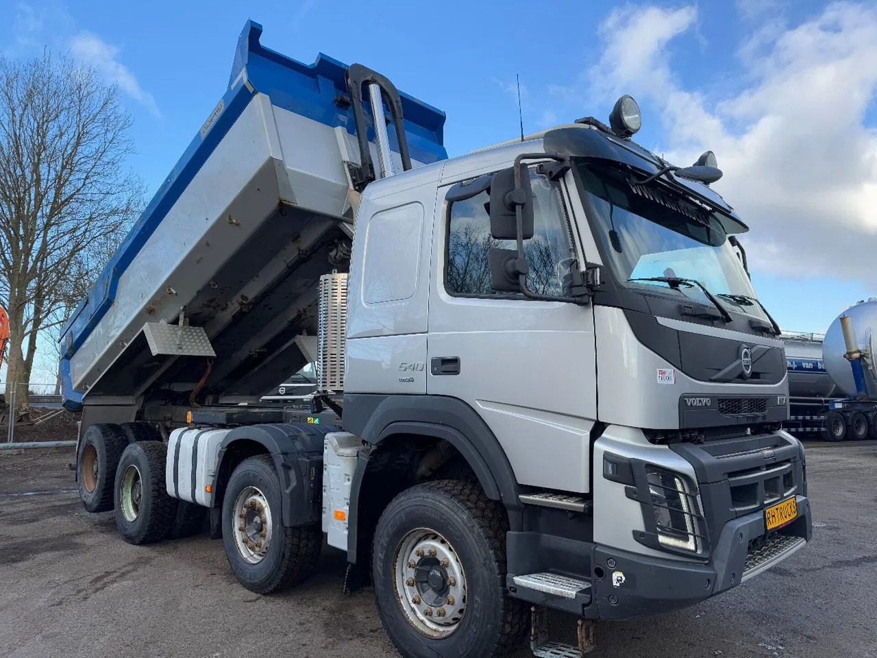 Volvo FMX 540 8X4 - EURO 6 + KIPPER + LIFTING AXLE Volvo FMX 540 8X4 - EURO 6 + KIPPER + LIFTING AXLE - Camión volquete: foto 2 Volvo FMX 540 8X4 - EURO 6 + KIPPER + LIFTING AXLE Volvo FMX 540 8X4 - EURO 6 + KIPPER + LIFTING AXLE - Camión volquete: foto 2
