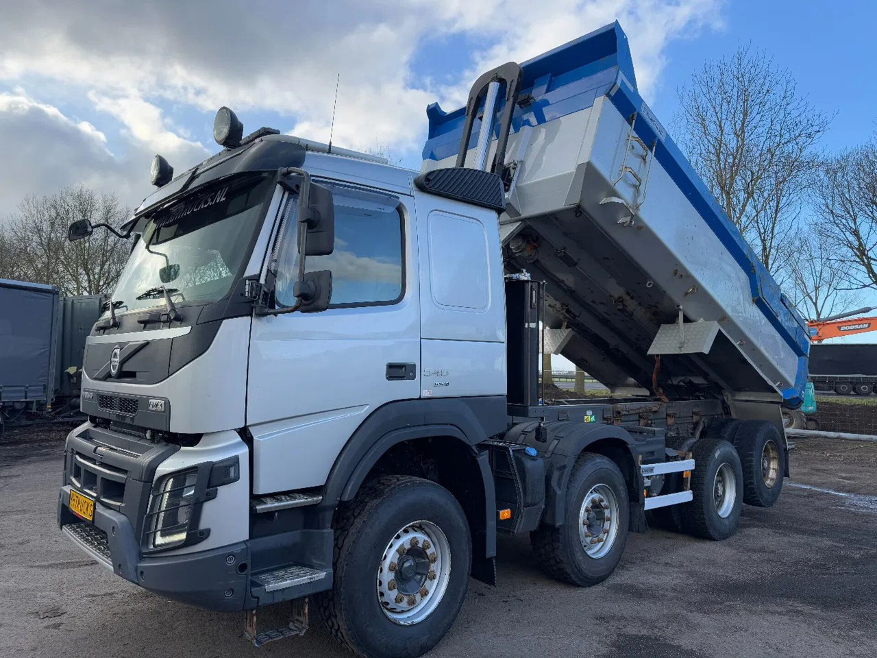 Volvo FMX 540 8X4 - EURO 6 + KIPPER + LIFTING AXLE Volvo FMX 540 8X4 - EURO 6 + KIPPER + LIFTING AXLE - Camión volquete: foto 1 Volvo FMX 540 8X4 - EURO 6 + KIPPER + LIFTING AXLE Volvo FMX 540 8X4 - EURO 6 + KIPPER + LIFTING AXLE - Camión volquete: foto 1