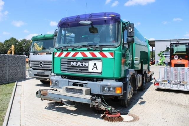 Barredora vial MAN M 2000: foto 10 Barredora vial MAN M 2000: foto 10