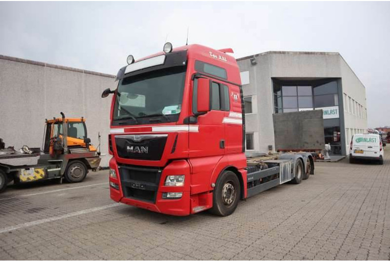 MAN TGX 26.440 EURO 6 - Camión portacontenedore/ Intercambiable: foto 1 MAN TGX 26.440 EURO 6 - Camión portacontenedore/ Intercambiable: foto 1