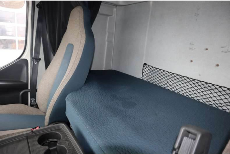 Camión caja cerrada Volvo FE 18.320 EURO 6: foto 12
