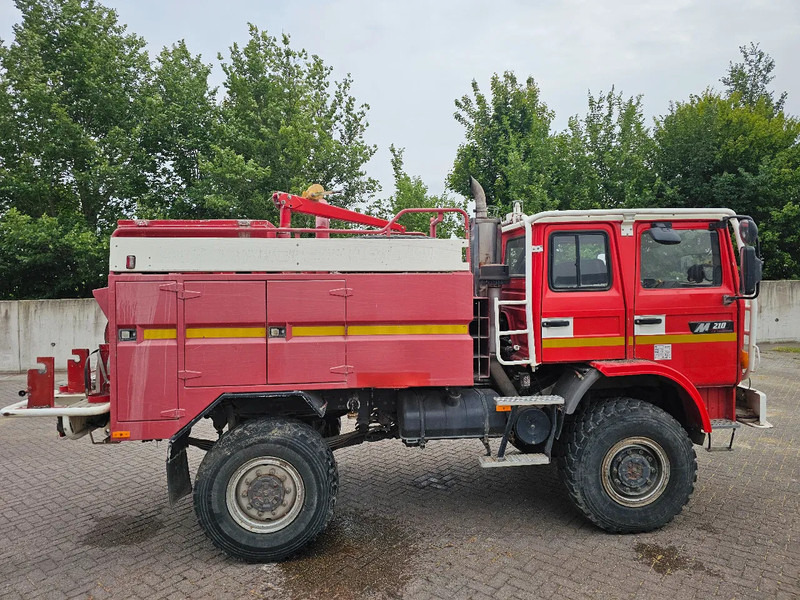 Renault M210 Arbois 3500L - Hydraulic winch - Camión de bomberos: foto 4 Renault M210 Arbois 3500L - Hydraulic winch - Camión de bomberos: foto 4