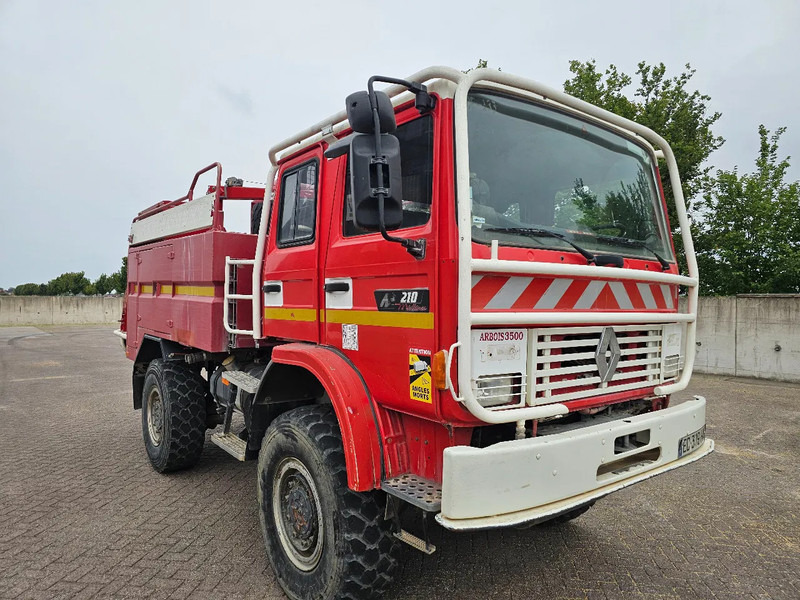 Renault M210 Arbois 3500L - Camión de bomberos: foto 3 Renault M210 Arbois 3500L - Camión de bomberos: foto 3