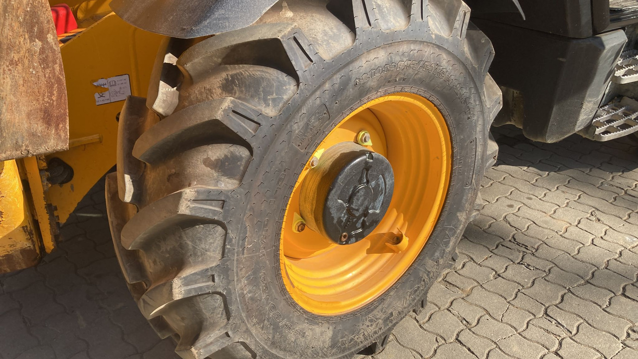 Manipulador telescópico JCB 535V125: foto 8
