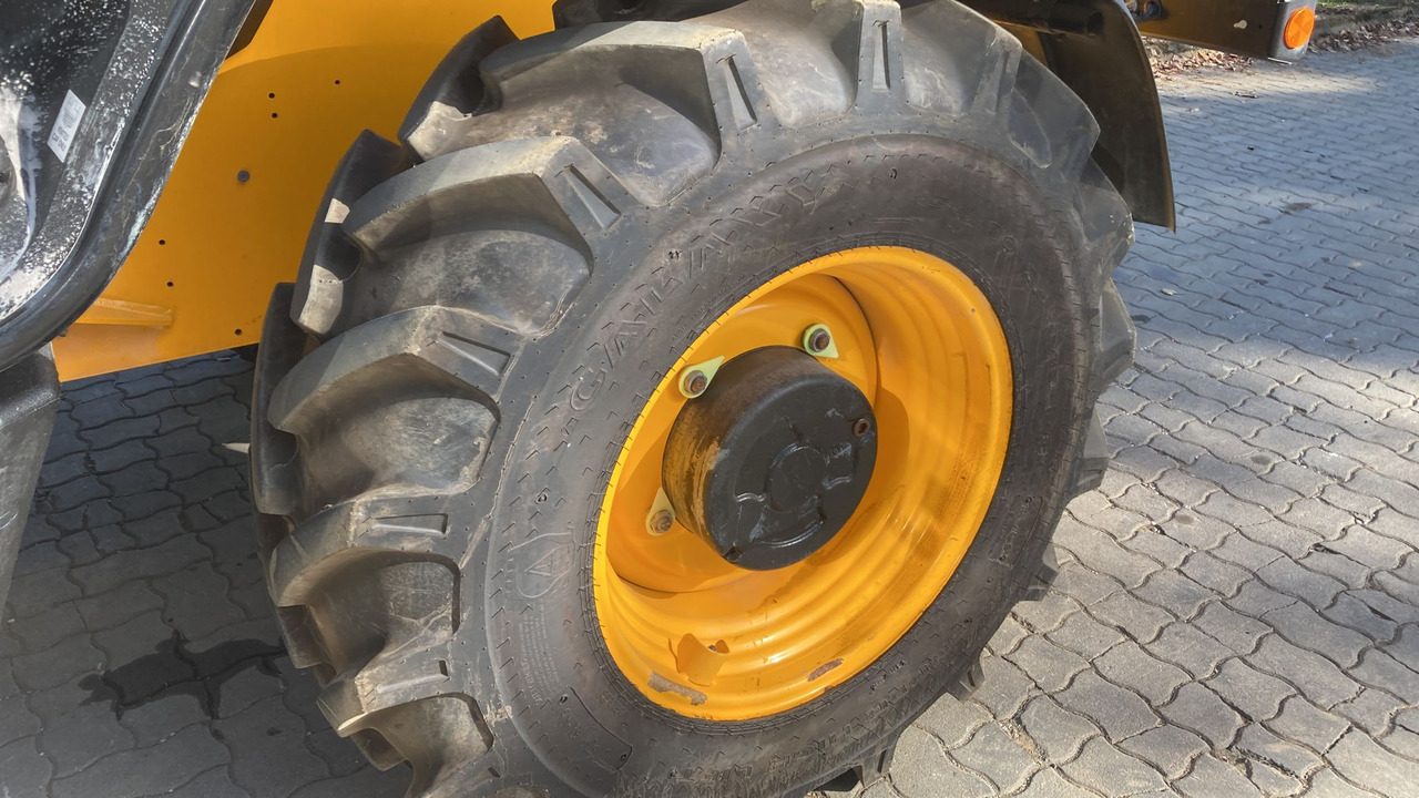 Manipulador telescópico JCB 535V125: foto 9