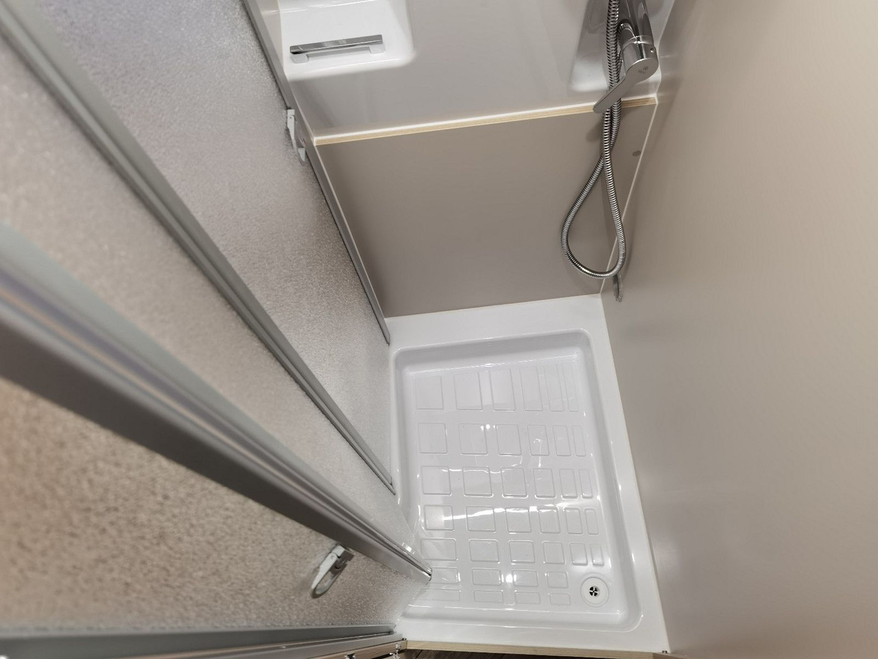 Leasing de  Chausson V697 SPORT LINE /-2025- / 140PS-8G /ARCTIC-PAKET Chausson V697 SPORT LINE /-2025- / 140PS-8G /ARCTIC-PAKET: foto 18