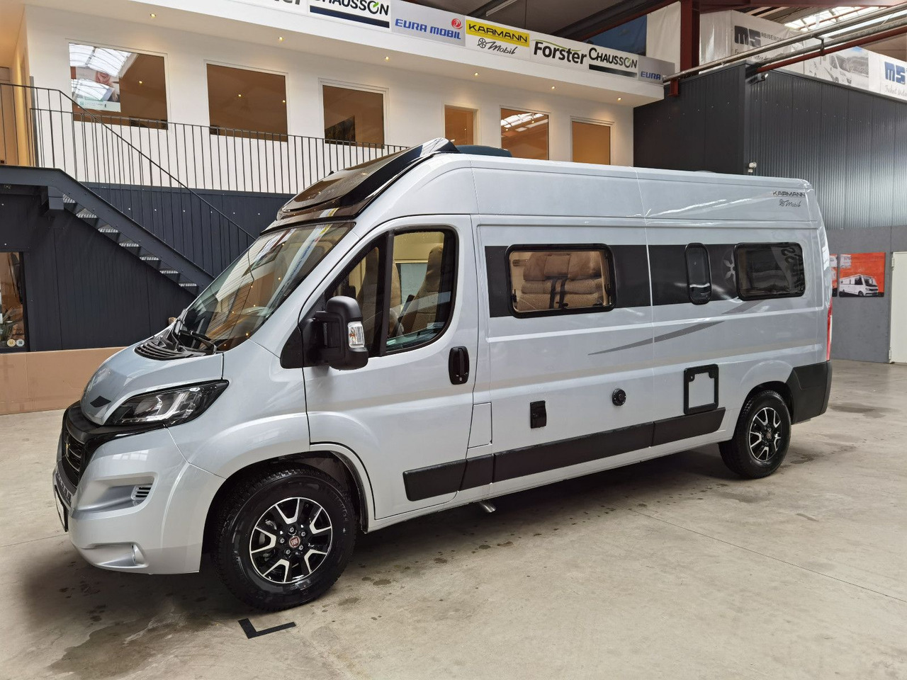 Cámper Karmann DAVIS 590 LIFESTYLE / 140PS / SKY-ROOF & ALU: foto 6 Cámper Karmann DAVIS 590 LIFESTYLE / 140PS / SKY-ROOF & ALU: foto 6