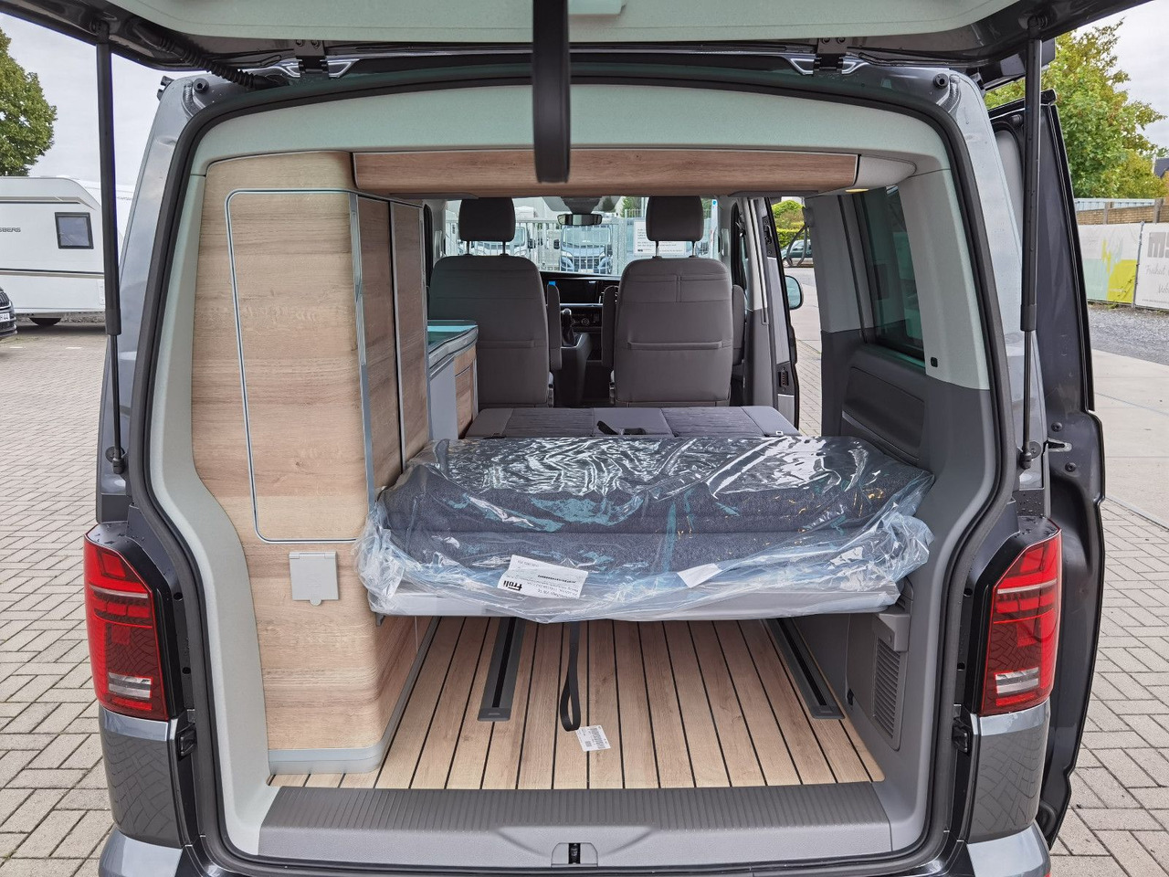 Leasing de  Volkswagen T6.1 CALIFORNIA OCEAN EDITION / DSG / NAVI / ACC Volkswagen T6.1 CALIFORNIA OCEAN EDITION / DSG / NAVI / ACC: foto 17