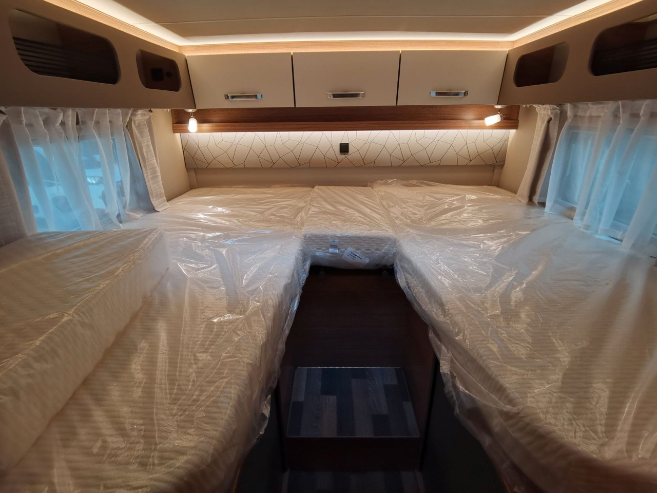 Leasing de  Weinsberg CARACOMPACT SUITE 640 MEG PEPPER / 170PS-DSG / H Weinsberg CARACOMPACT SUITE 640 MEG PEPPER / 170PS-DSG / H: foto 18